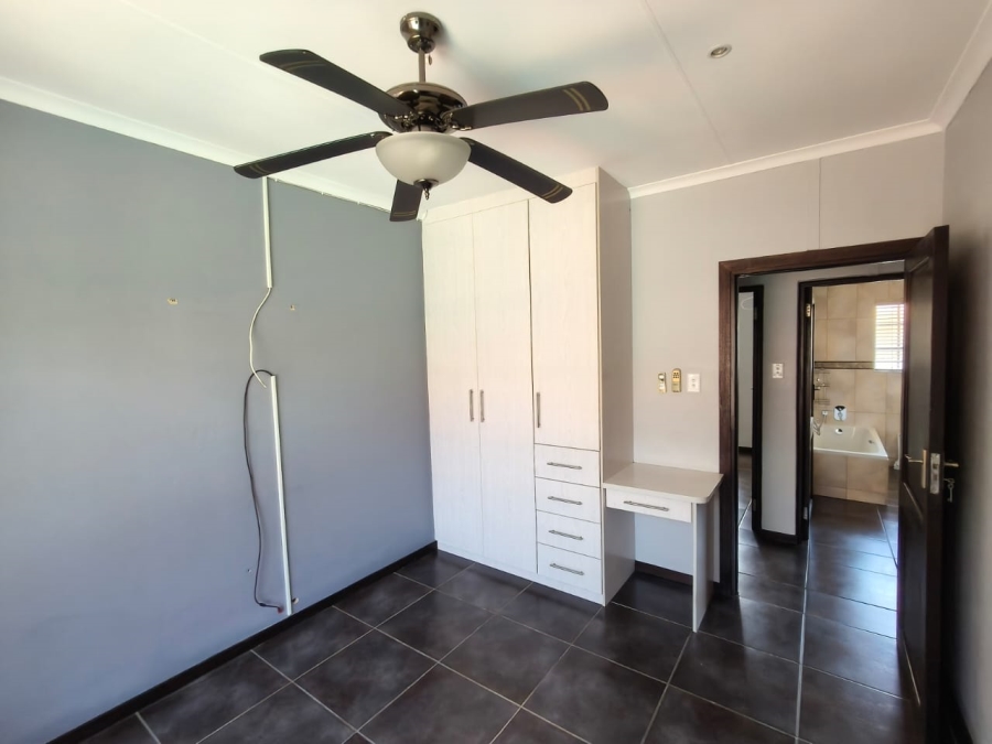 3 Bedroom Property for Sale in Waterkloof East North West